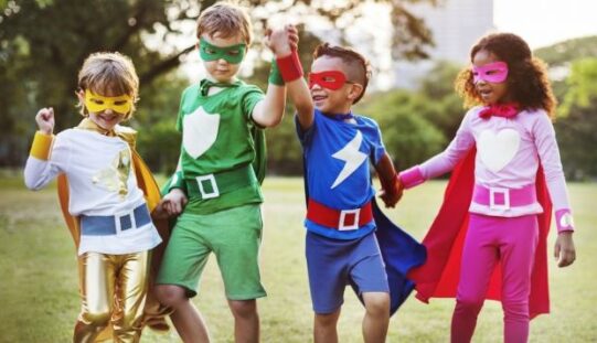 Come organizzare una festa a tema supereroi pervostro figlio