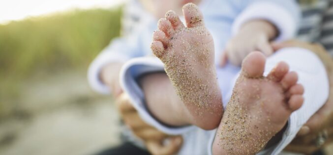 Neonati d’estate: i 10 consigli della Società Italiana di Neonatologia per viaggiare con un neonato