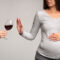 Alcol in gravidanza: i rischi per mamma e bambino