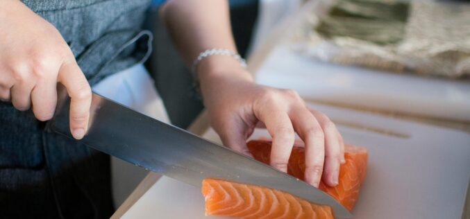 Dalla patata dolce al salmone: i 10 cibi per praticare il mindful eating